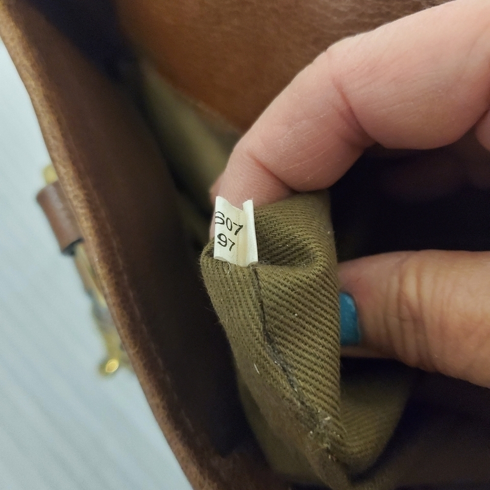 Marc Jacobs Brown Quilted Leather With Goldtone hardware Handbag, Stylish - Picture 12 of 12